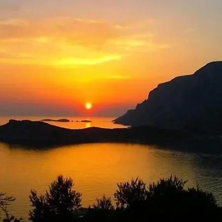 Cozy With Amazing Sea View And Sun Set Apartmán