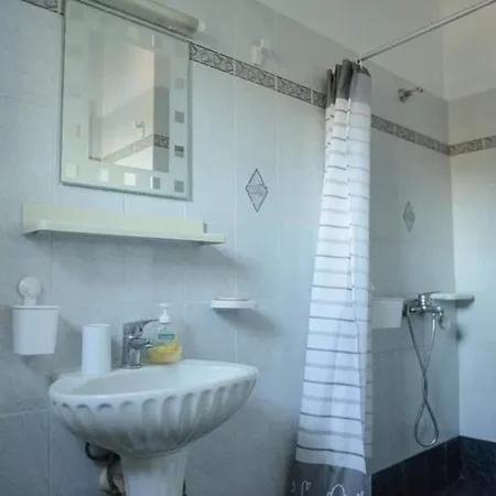 Appartement With Amazing Seaview Myrties