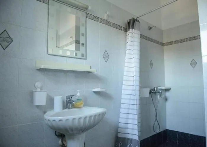 Appartement With Amazing Seaview Myrties